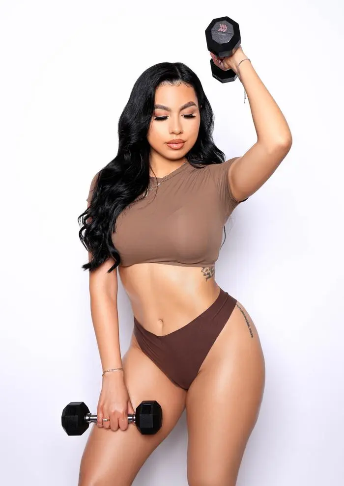 Celina-美图1